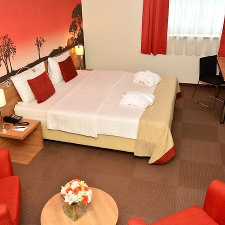 Expo Tower By Mellow Mood Hotels Budapest Exteriör bild