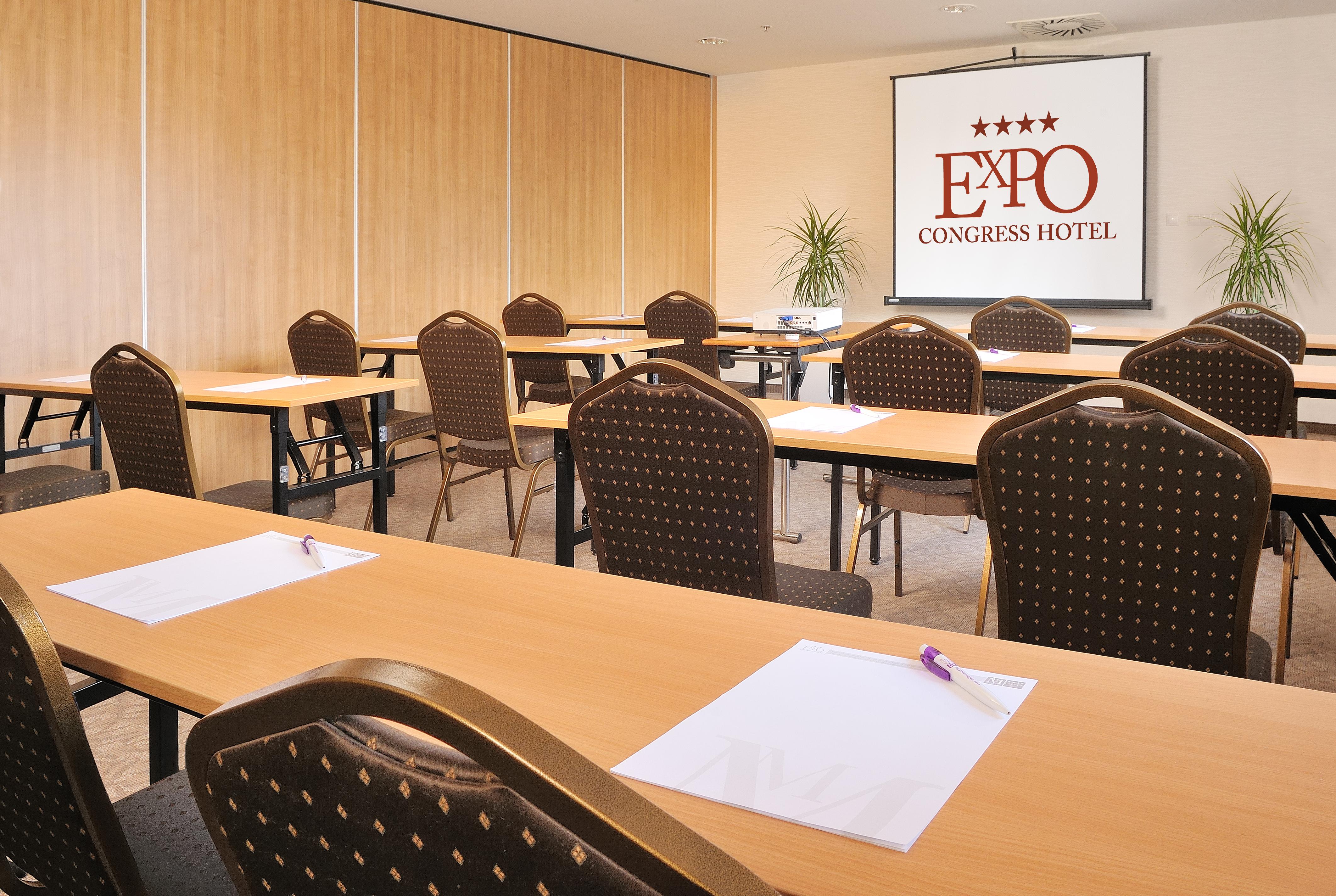 Expo Tower By Mellow Mood Hotels Budapest Exteriör bild