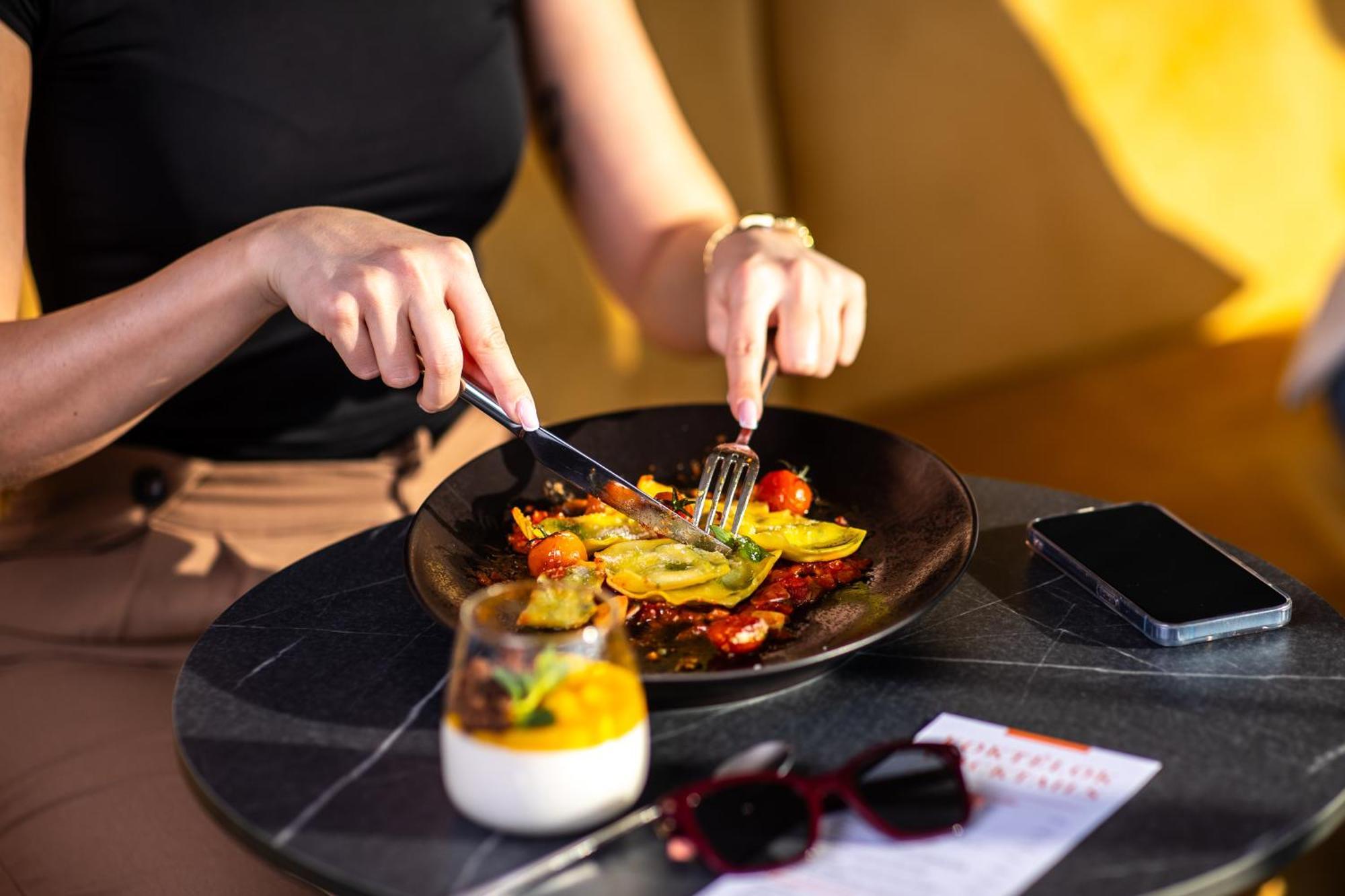 Expo Tower By Mellow Mood Hotels Budapest Exteriör bild